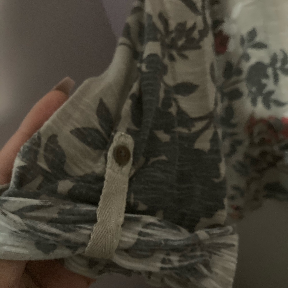 Plus sized blouse - Picture 3 of 3